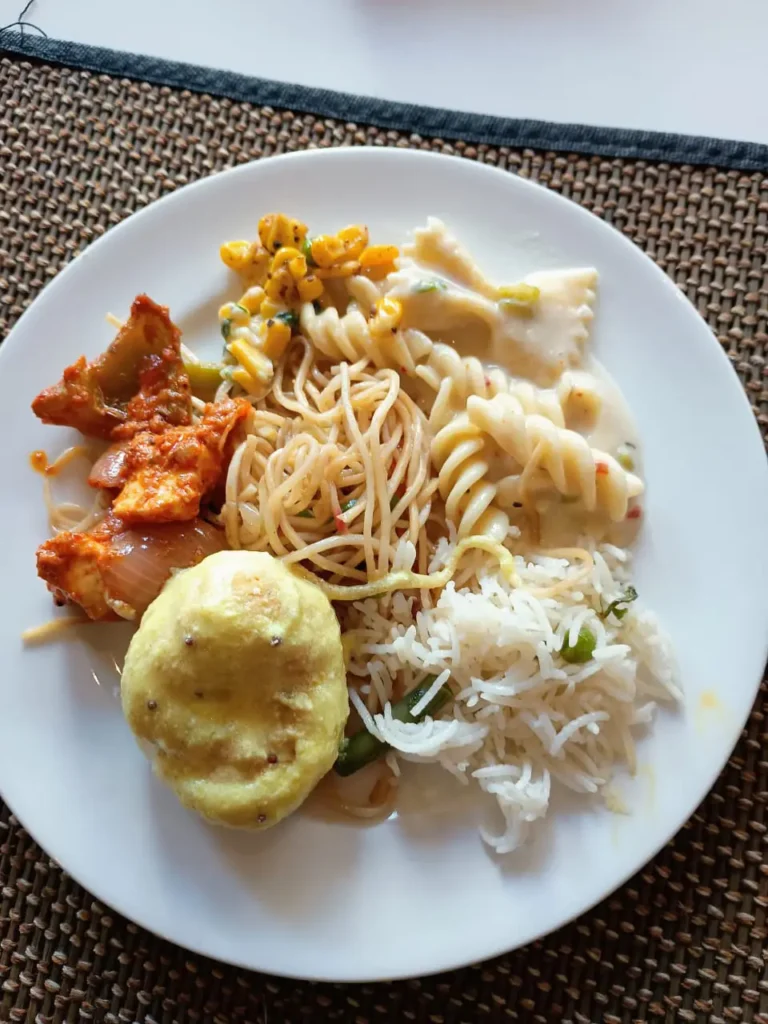 traditional-indian-meal-served-on-plate-samarthana