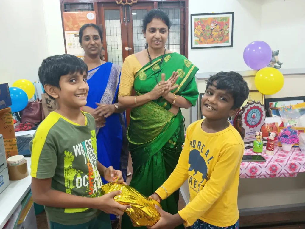 employees-celebrating-with-children-samarthana