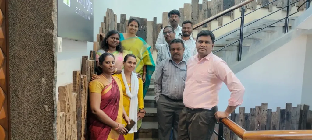 team-members-sharing-meal-together-samarthana