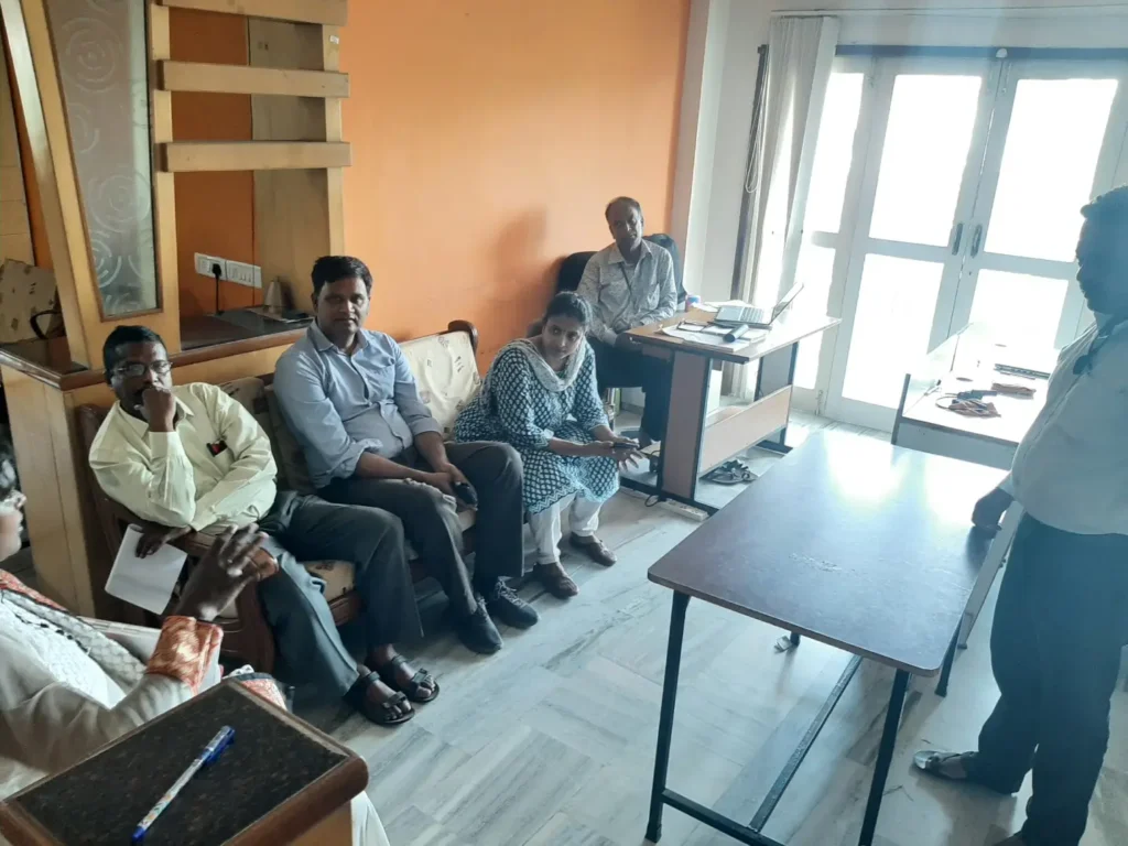 people-attending-meeting-in-office-samarthana
