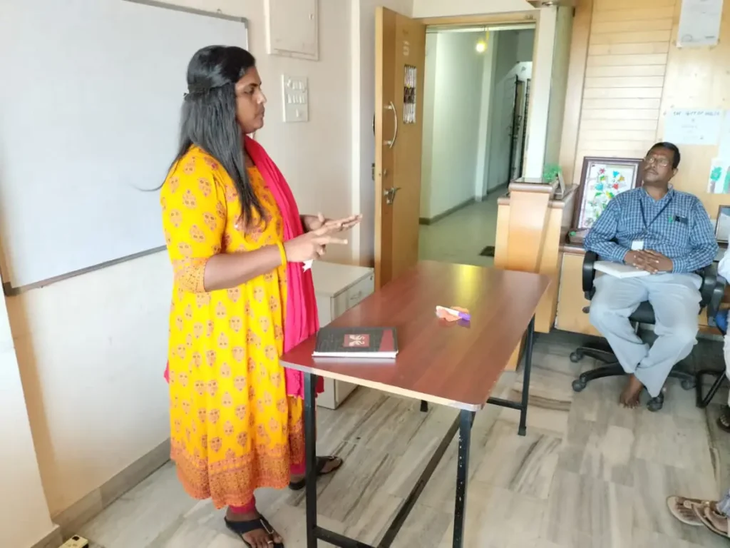 colleagues-meeting-in-office-room-samarthana