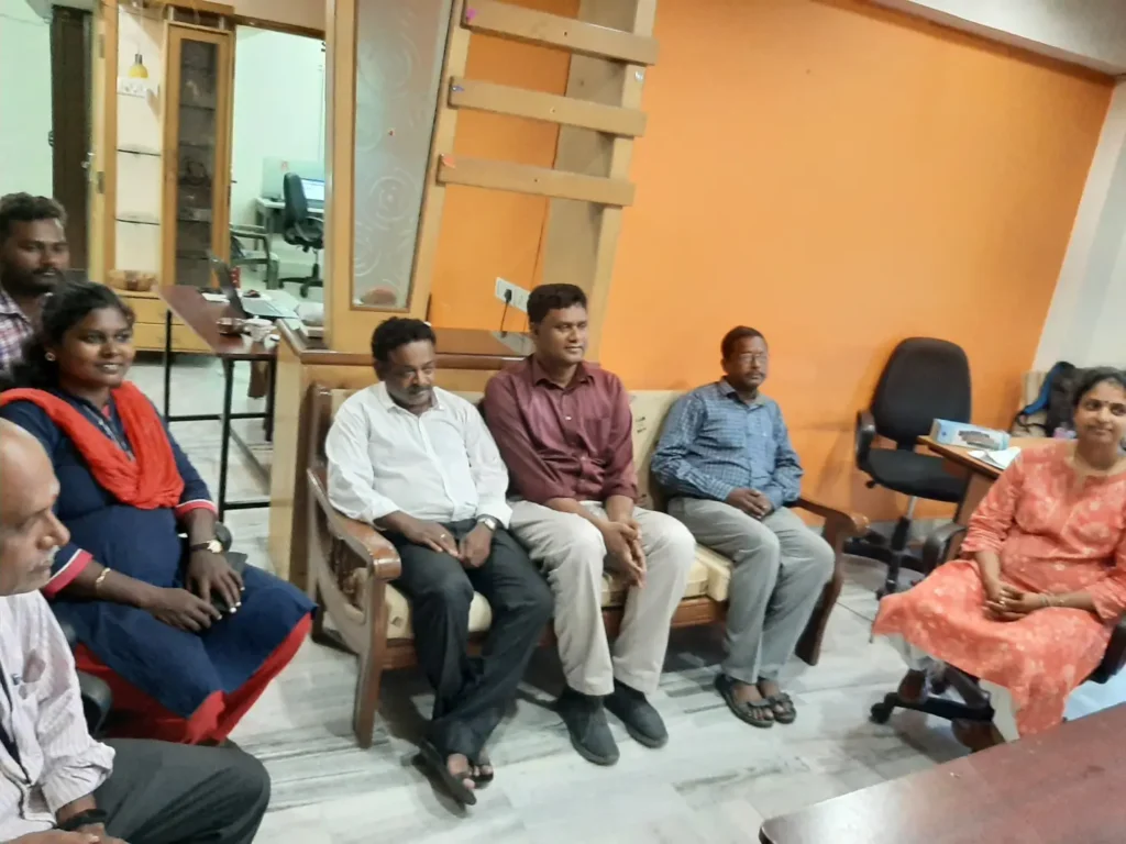 group-discussion-in-office-room-samarthana