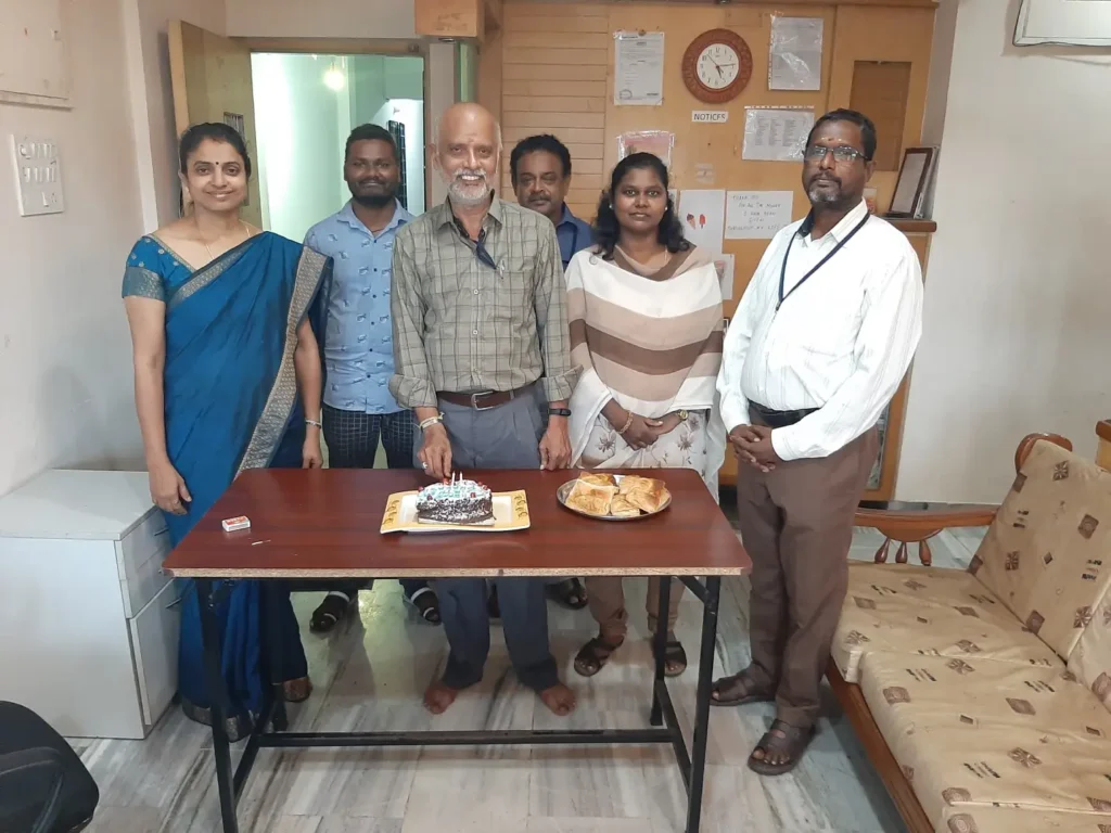 team-group-photo-in-office-samarthana