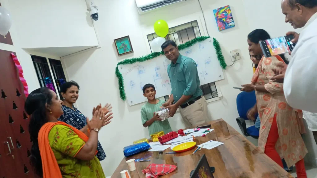 employees-serving-refreshments-samarthana