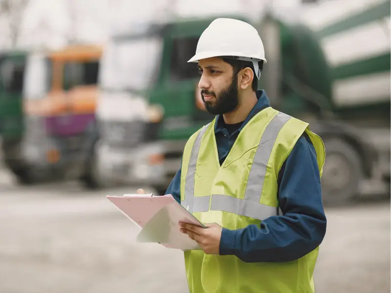 industrial-worker-wearing-hard-hat-and-safety-vest-samarthana-image