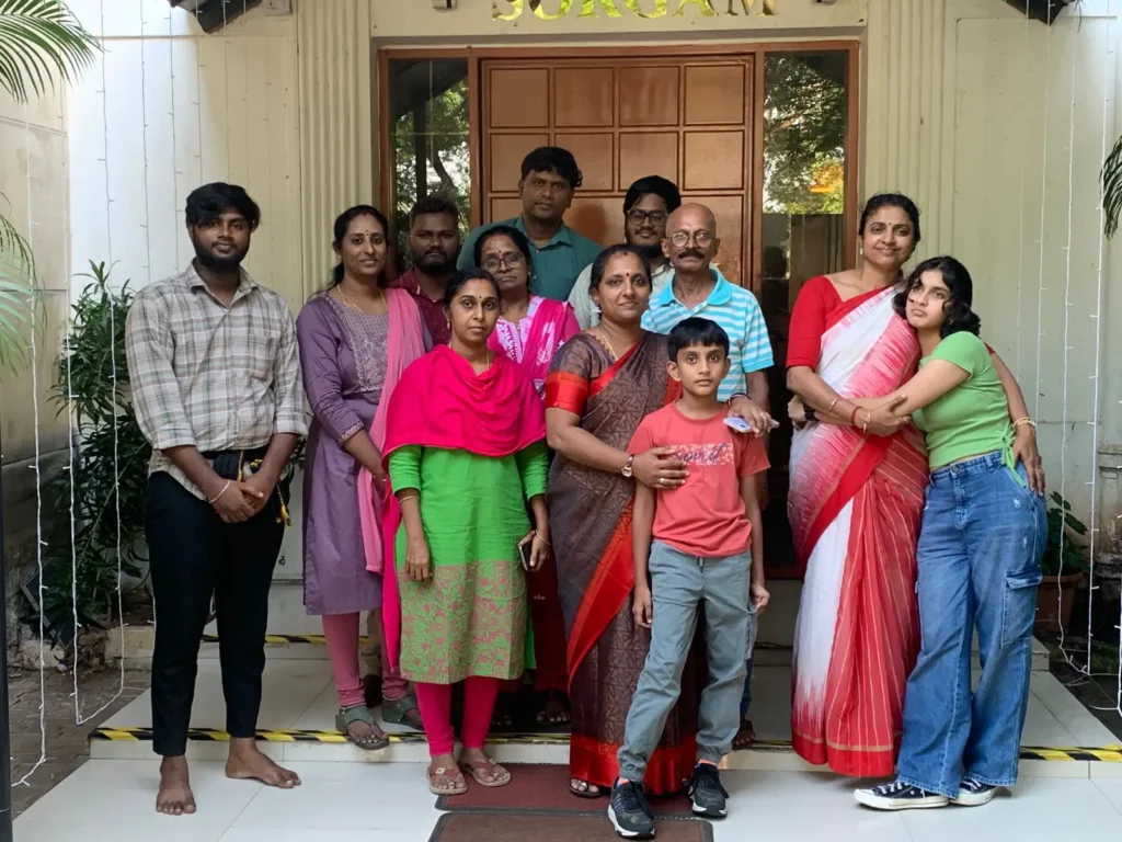 staff-group-photo-in-traditional-dress-samarthana