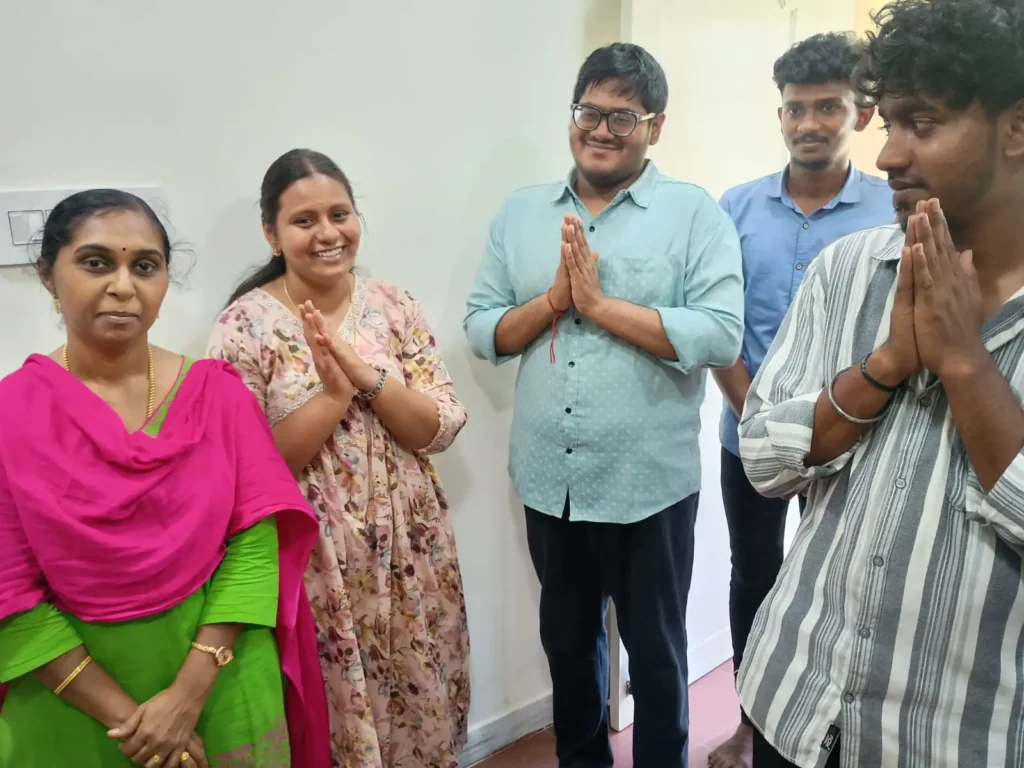 colleagues-sharing-festival-gifts-samarthana