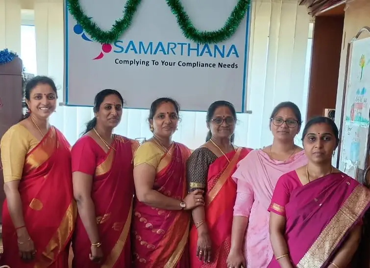 women-colleagues-group-photo-samarthana